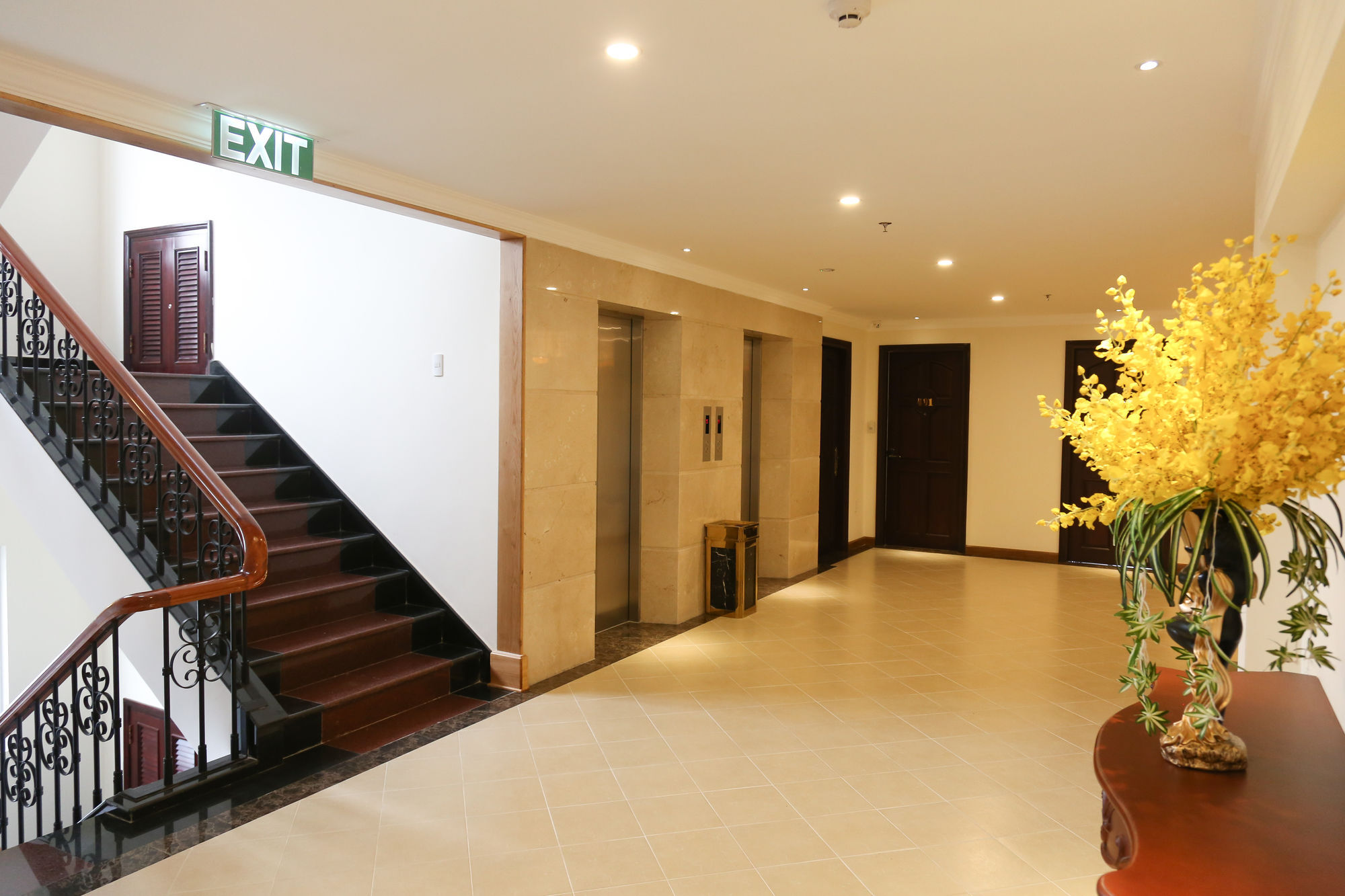 Iris Dalat Hotel Exteriör bild
